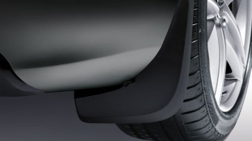 Guardabarros delantero - para vehículos con S line o línea de equipamiento design o sport